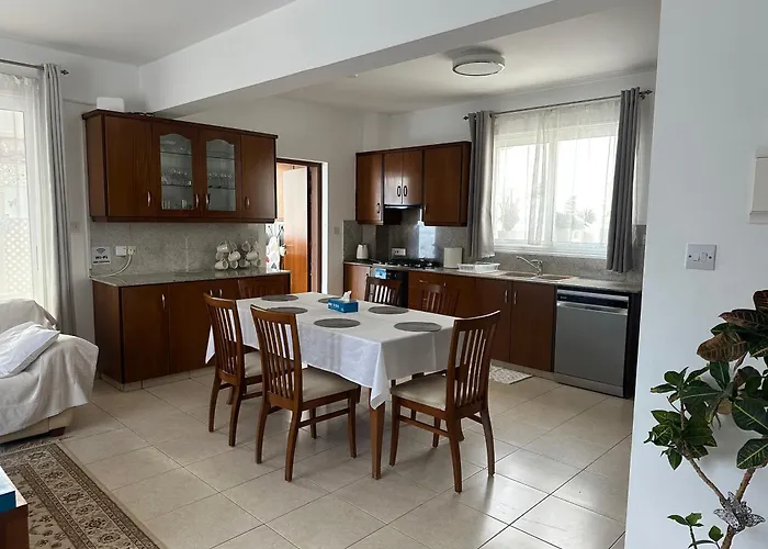 Villa Andy-350 M From The Beach